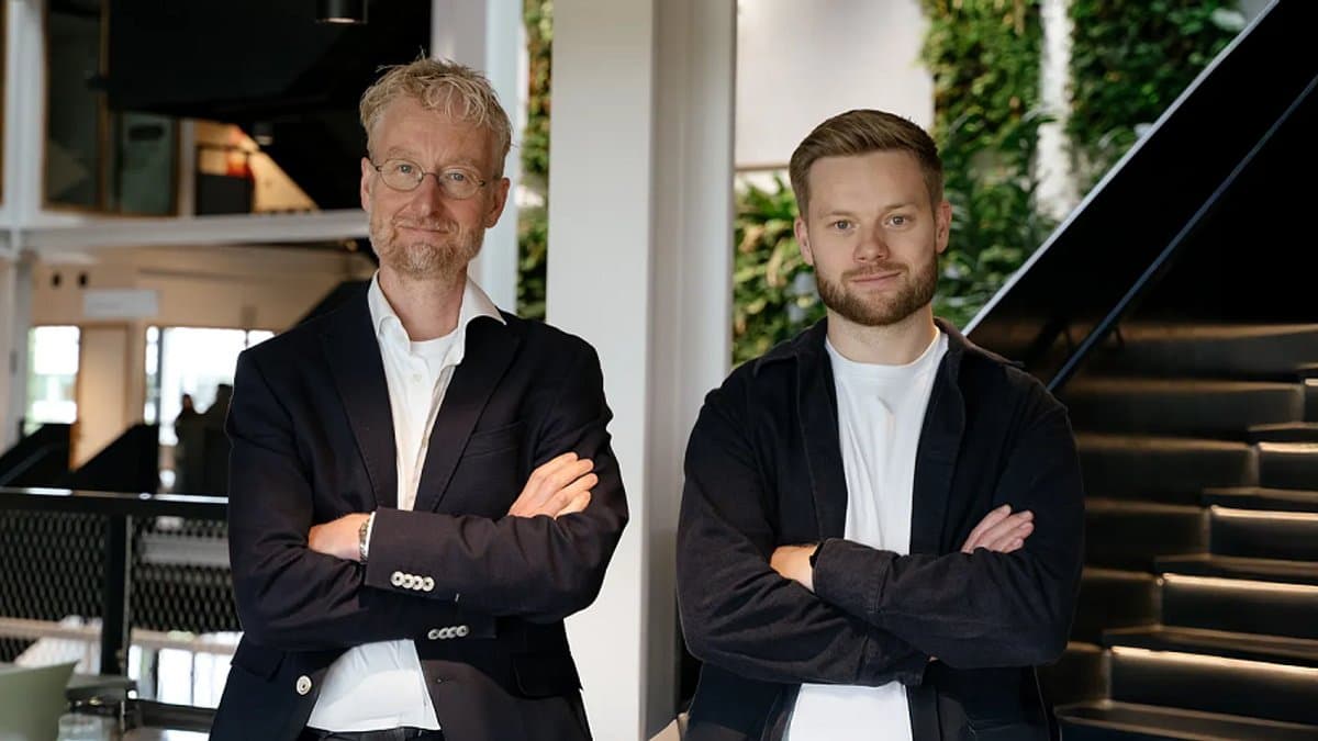 Bezos Just Bet Again — CuspAI Raises $450M and Spins Up an 'AI Materials Foundry'