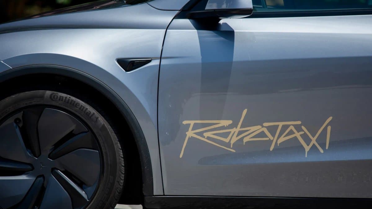 Las Vegas Just Became the First Three-Way Robotaxi Race — Tesla 5,000, Waymo 1,000, Uber 1,000